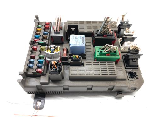 Used Fuse box Fuse box 39270383 39270383