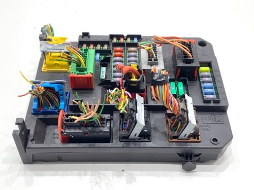 Used Fuse box Fuse box 39342081 39342081