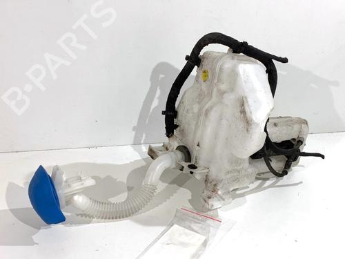 Used Windscreen washer tank Windscreen washer tank 39335538 39335538