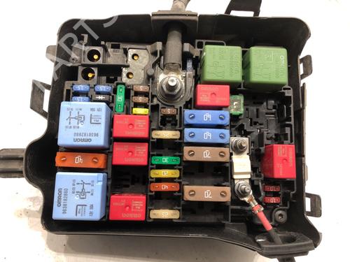 Used Fuse box Fuse box 39279960 39279960