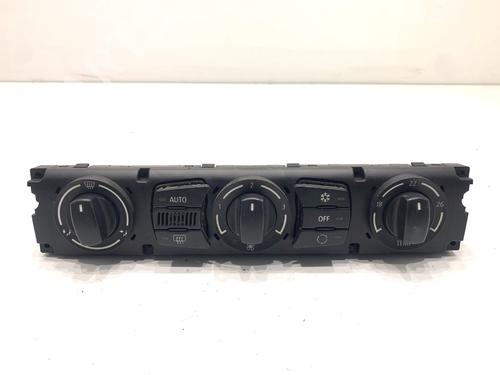 climate-control-bmw-5-e60-2001-2002-2003-2004-2005-2006-2007-2008-2009-2010-39347480 main image