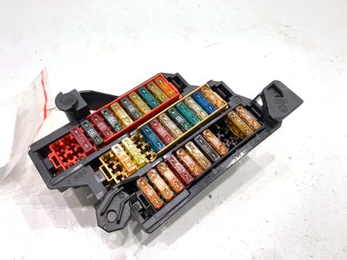 Used Fuse box Fuse box 39320540 39320540