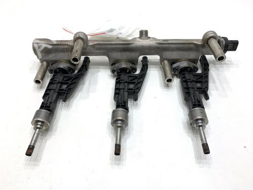 Used Injection rail Injection rail BMW X1 (F48) sDrive 18 i (140 hp) 39318884 39318884