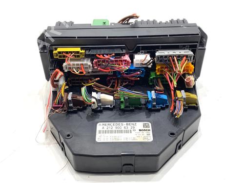 Used Fuse box Fuse box MERCEDES-BENZ CLS Shooting Brake (X218) CLS 350 d 4-matic (218.994) (258 hp) 39322315 39322315