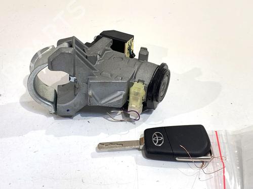 switch-toyota-auris-_e18_-2012-2013-2014-2015-2016-2017-2018-2019-39339538 main image