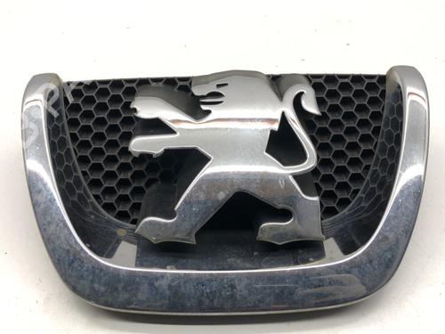 Used Grille Grille 39327821 39327821