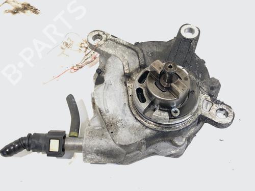 Used Vacuum pump Vacuum pump TOYOTA COROLLA Verso (ZER_, ZZE12_, R1_) 2.2 D-4D (AUR10_, AUR10R) (136 hp) 39290147 39290147