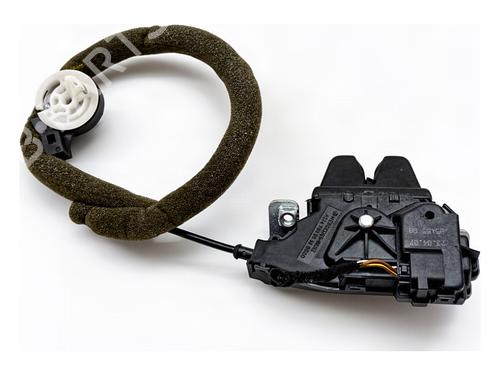 tailgate-lock-mercedes-benz-c-class-w204-2007-2008-2009-2010-2011-2012-2013-2014-2015-39364662 main image