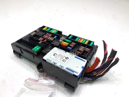 Used Fuse box Fuse box 39344179 39344179