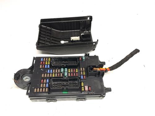 Used Fuse box Fuse box 39293238 39293238