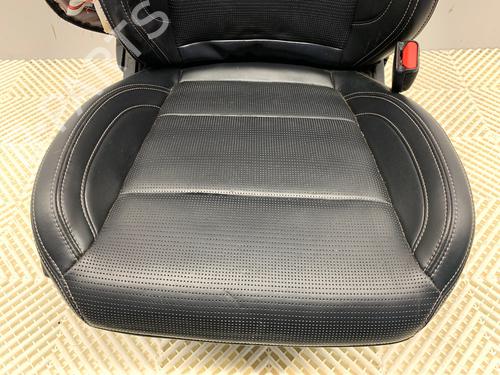 Right front seat FORD USA MUSTANG Coupe 2.3 EcoBoost (P8T) | BP39519637C16 - Image 3