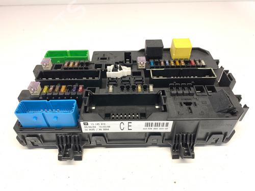 Used Fuse box Fuse box 39292295 39292295
