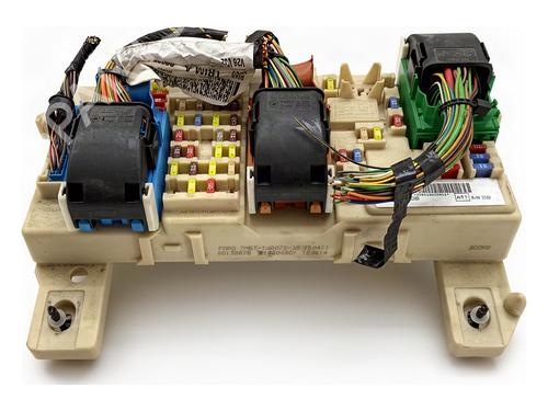 Used Fuse box Fuse box 39362058 39362058