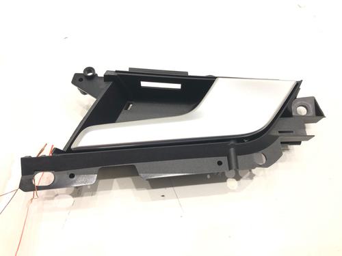 hjre-fortil-invendig-handtag-audi-a4-allroad-b9-8wh-8wj-2016-39281234 main image