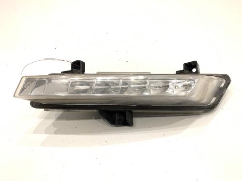 Used Left daytime light Left daytime light 39299850 39299850
