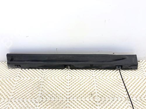 Used Right sideskirt Right sideskirt 39346768 39346768
