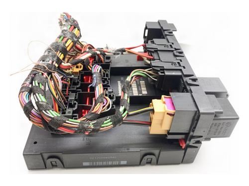 Used Fuse box Fuse box VW GOLF V (1K1) 1.9 TDI (105 hp) 40558772 40558772
