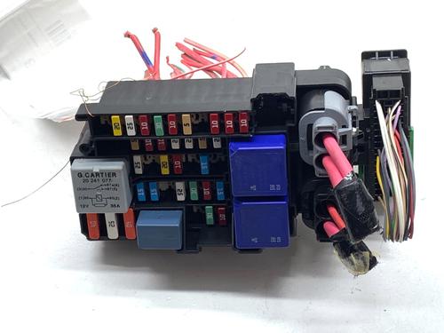 Used Fuse box Fuse box 39336580 39336580