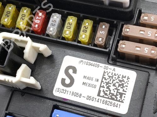 Fuse box TESLA MODEL S (5YJS) 85D AWD | BP39354997E1 - Image 3