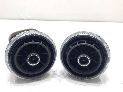 Used Air vent Air vent 39323808 39323808