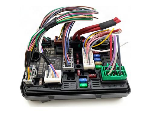 Used Fuse box Fuse box RENAULT CLIO V (B7_) 1.0 LPG (B7MT) (101 hp) 39704013 39704013