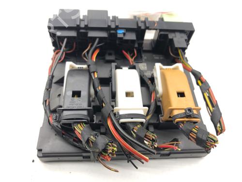Electronic module VW PASSAT B7 (362) 2.0 TDI | BP39323567M83 - Image 2