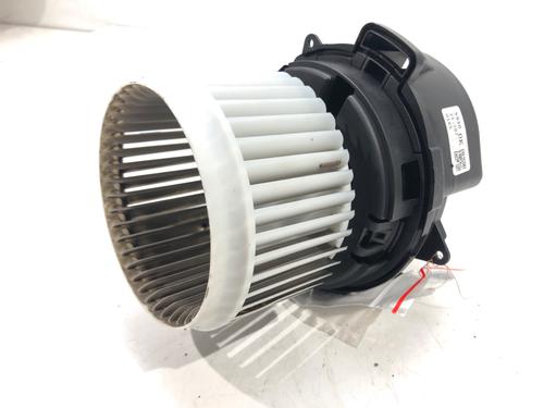 Heater blower motor RENAULT CLIO V (B7_) 1.0 TCe 90 (B7MT) | BP39272538M62 - Image 2