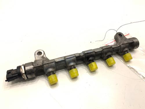 Used Injection rail Injection rail 39323262 39323262