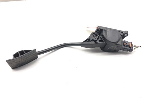 pedal-peugeot-508-i-8d_-2010-2011-2012-2013-2014-2015-2016-2017-2018-39325618 main image