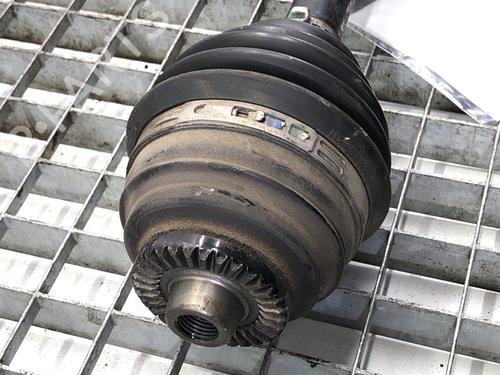 Left front driveshaft BMW X1 (E84) xDrive 20 d | BP39294390M38 - Image 3
