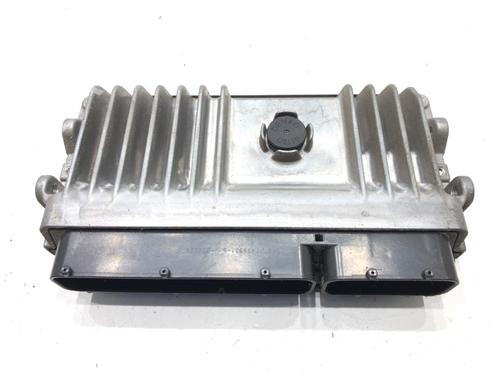 engine-control-unit-ecu-toyota-auris-_e18_-2012-2013-2014-2015-2016-2017-2018-2019-39283427 main image