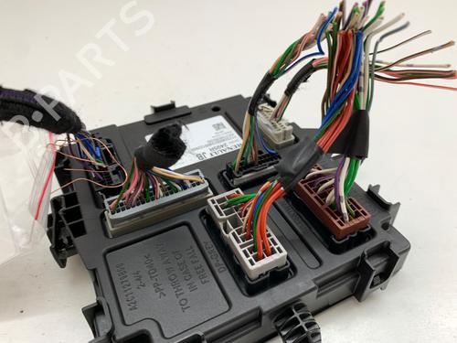 Fuse box RENAULT CLIO V (B7_) 1.0 LPG (B7MT) | BP39704006E1 - Image 3
