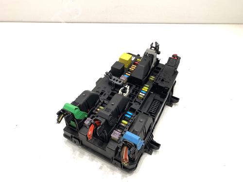 Used Fuse box Fuse box 39332414 39332414