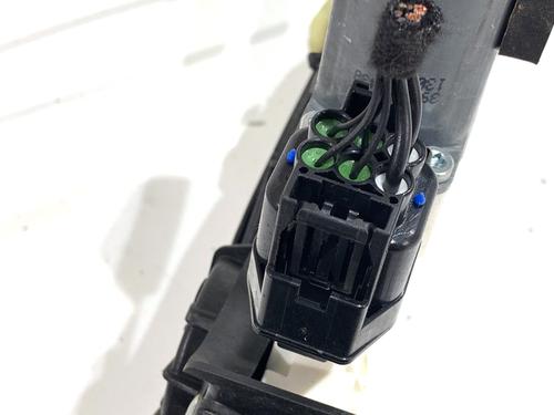 Front left window mechanism JAGUAR F-PACE (X761) 2.0 TD4 | BP39324435C22 - Image 4