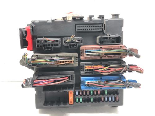Used Fuse box Fuse box 39272705 39272705