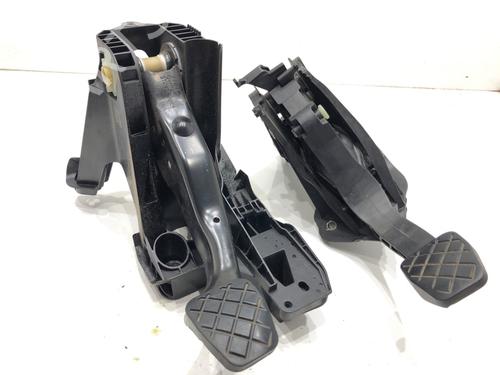 pedal-vw-golf-vii-variant-ba5-bv5-2013-2014-2015-2016-2017-2018-2019-2020-2021-2022-39296942 main image