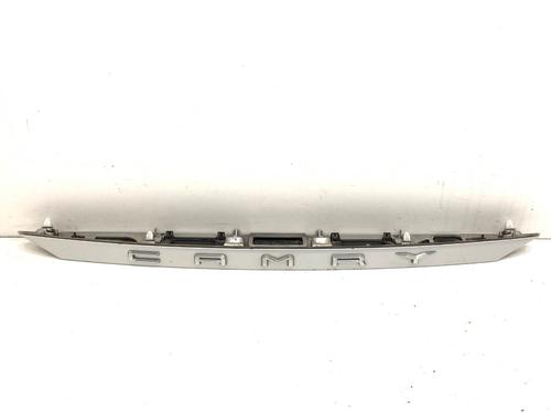 tailgate-trim-toyota-camry-_v7_-_va7_-_vh7_-2017-39294007 main image