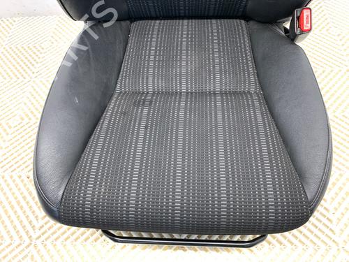 Right front seat HONDA HR-V (RU) 1.5 (RU1) | BP39361721C16 - Image 3