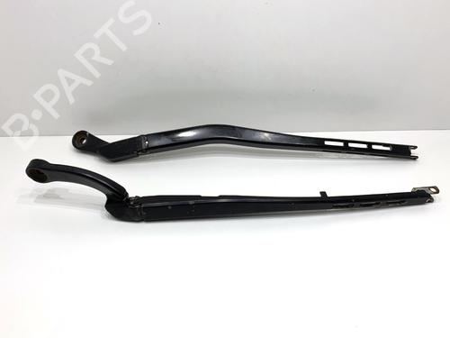 Used Front windshield wiper arm Front windshield wiper arm 39332567 39332567