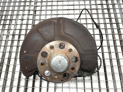 right-front-steering-knuckle-mercedes-benz-e-class-w212-2009-2010-2011-2012-2013-2014-2015-2016-39340728 main image