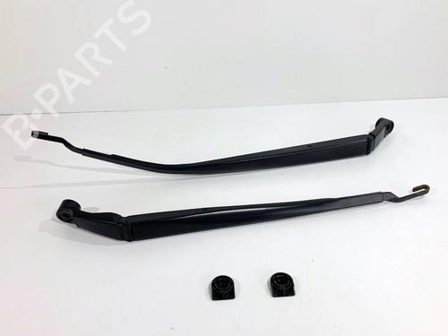 front-windshield-wiper-arm-toyota-auris-_e18_-2012-2013-2014-2015-2016-2017-2018-2019-39322918 main image