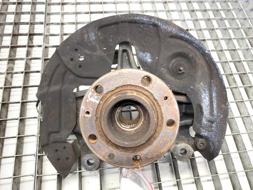 Used Right front steering knuckle Right front steering knuckle PEUGEOT 308 SW III (FC_, FJ_, FR_, F4_, FN_) PureTech 130 (FRHNSL, FRHNST) (131 hp) 39305196 39305196