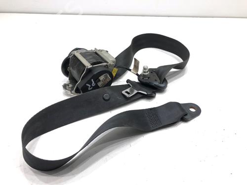 front-right-seatbelt-dacia-duster-hs_-2010-2011-2012-2013-2014-2015-2016-2017-2018-39314405 main image