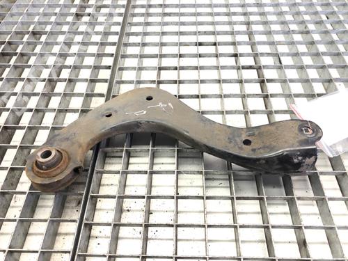 right-rear-suspension-arm-toyota-corolla-saloon-_e21_-2019-39279863 main image