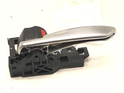 front-left-interior-door-handle-toyota-corolla-saloon-_e21_-2019-39275863 main image