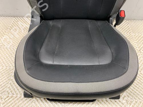 Right front seat KIA OPTIMA (FSGDS6B) 1.7 CRDi | BP39356397C16 - Image 4
