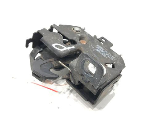 hood-lock-alfa-romeo-stelvio-949_-2016-39312159 main image