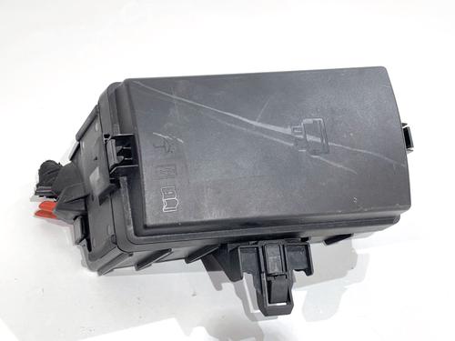 Used Fuse box Fuse box 39332959 39332959