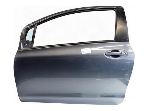 Dør venstre fortil Dør venstre fortil TOYOTA YARIS (_P9_) 1.8 VVTi (ZSP90_, ZSP90R) (133 hp) 39368778 39368778