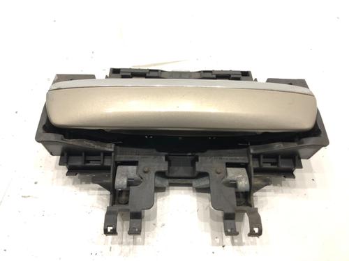 front-right-exterior-door-handle-audi-a8-d3-4e2-4e8-2002-2003-2004-2005-2006-2007-2008-2009-2010-39284523 main image